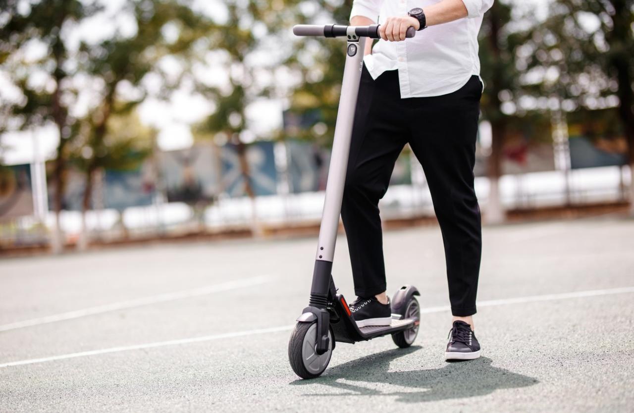 Sondage : Les scooters électriques devraient-ils être autorisés à rouler sur les routes irlandaises ? · TheJournal.ie